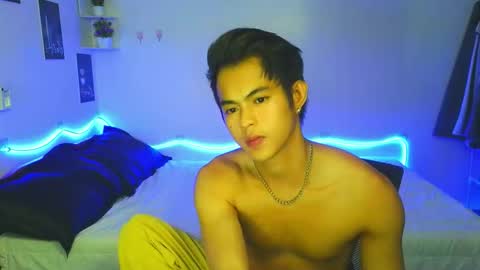 Snapshot of naughtyboylouie chatting on 10-20-25, 11:10 Loue online show from 10-20-25, 11:10