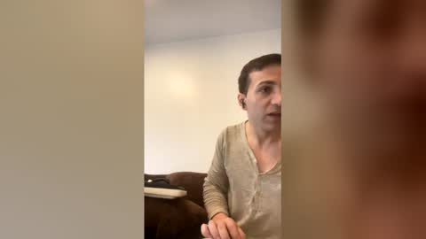 Snapshot of naughtybunnnies chatting on 12-15-25, 07:23 naughtybunnnies online show from 12-15-25, 07:23