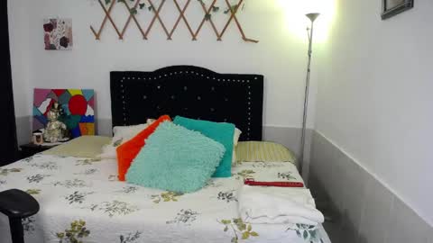 Valeria  online show from 04-13-26, 05:40