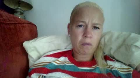 Snapshot of naughtyjennyblondeuk chatting on 07-24-26, 05:44 naughtyjennyblondeuk online show from 07-24-26, 05:44