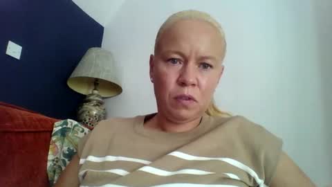 Snapshot of naughtyjennyblondeuk chatting on 07-28-26, 01:32 naughtyjennyblondeuk online show from 07-28-26, 01:32