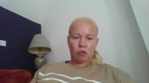 Snapshot of naughtyjennyblondeuk chatting on 07-28-26, 04:39 naughtyjennyblondeuk online show from 07-28-26, 04:39
