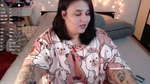 Snapshot of naughtykiss22 chatting on 10-08-25, 06:22 Chris online show from 10-08-25, 06:22