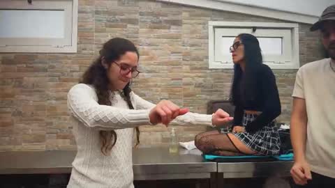 ANDREA STEPH  MIKE online show from 11-19-25, 10:15