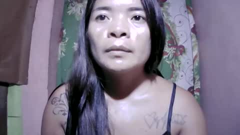 Snapshot of naughtymom_33 chatting on 05-16-26, 11:42 naughtymom_33 online show from 05-16-26, 11:42