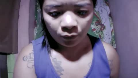 Snapshot of naughtymom_33 chatting on 05-19-26, 08:48 naughtymom_33 online show from 05-19-26, 08:48