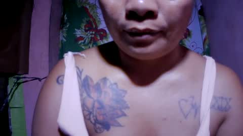 Snapshot of naughtymom_33 chatting on 06-16-26, 07:11 naughtymom_33 online show from 06-16-26, 07:11