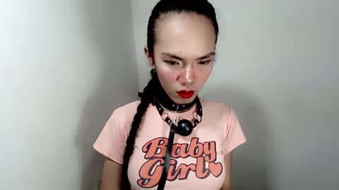 naughtypetiteangel online show from 11-17-25, 08:25