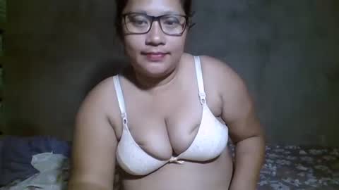 Snapshot of naughtypinay08 chatting on 03-14-26, 02:44 juls online show from 03-14-26, 02:44