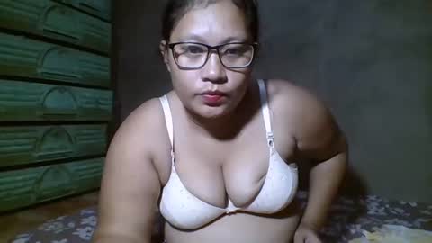 Snapshot of naughtypinay08 chatting on 03-18-26, 02:47 juls online show from 03-18-26, 02:47