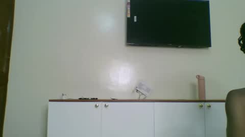 Snapshot of naughtyruby12 chatting on 09-28-25, 01:05 shyreen online show from 09-28-25, 01:05