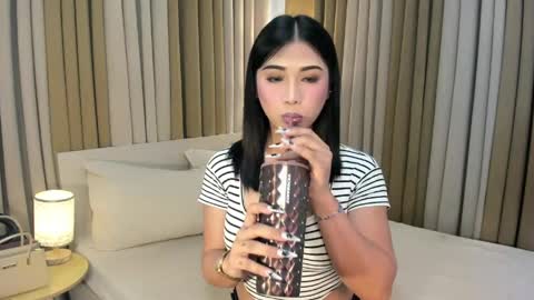 naughtyy_hunk_niel online show from 05-25-26, 05:24