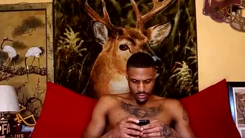 Snapshot of naughtyy_ken chatting on 01-21-25, 02:54 Mekhi or Khi online show from 01-21-25, 02:54