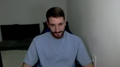 Snapshot of naugthy18boy chatting on 02-12-25, 01:27 Nico online show from 02-12-25, 01:27