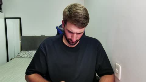 Snapshot of naugthy18boy chatting on 02-09-26, 08:35 Nico online show from 02-09-26, 08:35