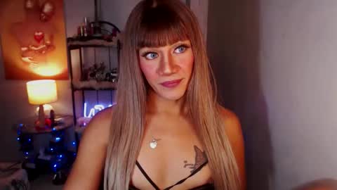 Snapshot of naugthy_hot_janna chatting on 09-26-25, 01:48 Janna Mae online show from 09-26-25, 01:48