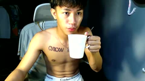 Snapshot of naugthyboyloy chatting on 05-18-26, 07:31 Loy online show from 05-18-26, 07:31