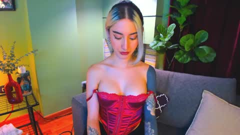 Snapshot of naugthymila3 chatting on 04-21-26, 02:04 Mila aka Dominika - Nov 20 Birthday show Onlyfans Naugthymila online show from 04-21-26, 02:04