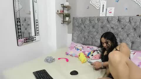 Snapshot of nay_and_aleja chatting on 12-04-24, 02:53 nay_and_aleja online show from 12-04-24, 02:53