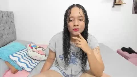 Snapshot of nay_and_aleja chatting on 12-01-25, 03:11 nay_and_aleja online show from 12-01-25, 03:11