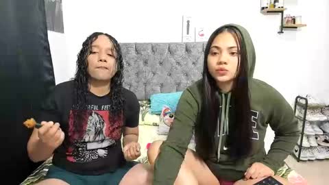 Snapshot of nay_and_aleja chatting on 12-17-25, 03:45 nay_and_aleja online show from 12-17-25, 03:45