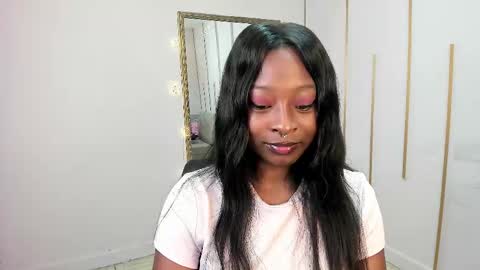 Nayaris 3 online show from 12-22-25, 04:37