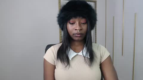 Nayaris 3 online show from 04-25-26, 11:24