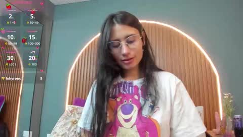 Naye  online show from 09-19-25, 03:52