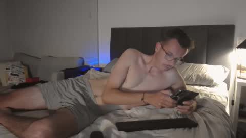 nayesie02 online show from 03-18-26, 12:19