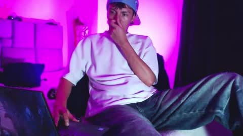 Im Nayton online show from 10-21-25, 12:00