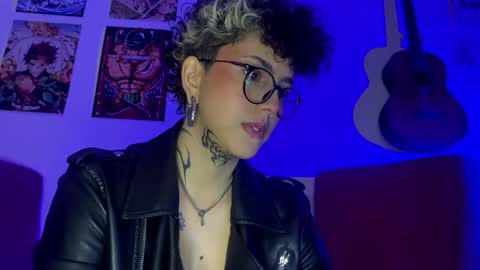 nazzz10 online show from 12-17-25, 04:02