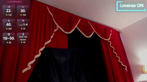 Snapshot of ncyhotxx chatting on 10-28-25, 08:00 ncyhotxx online show from 10-28-25, 08:00