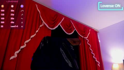 Snapshot of ncyhotxx chatting on 11-18-25, 08:02 ncyhotxx online show from 11-18-25, 08:02