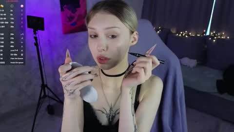 Snapshot of nebu1anymph chatting on 10-11-25, 09:52 nebu1anymph online show from 10-11-25, 09:52