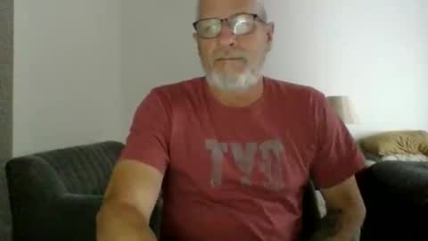 Snapshot of neckdown12 chatting on 02-14-26, 09:11 neckdown12 online show from 02-14-26, 09:11