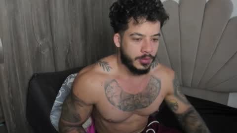 Nei turn green online show from 12-21-25, 12:23