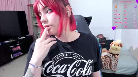 Snapshot of neeko_lol_ chatting on 09-26-25, 12:31 Geek Nicole    im Neeko UwU online show from 09-26-25, 12:31