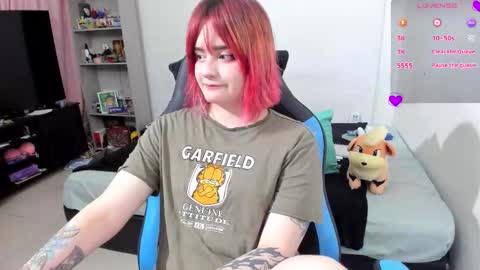 Snapshot of neeko_lol_ chatting on 10-10-25, 06:51 Geek Nicole    im Neeko UwU online show from 10-10-25, 06:51