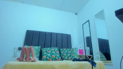 Snapshot of neferet_opal chatting on 10-22-25, 11:04 neferet_opal online show from 10-22-25, 11:04