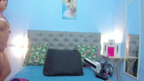 Snapshot of neferet_opal chatting on 11-15-25, 12:08 neferet_opal online show from 11-15-25, 12:08