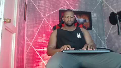 Snapshot of negritomeloso_k18 chatting on 11-22-25, 02:05 negritomeloso_k18 online show from 11-22-25, 02:05