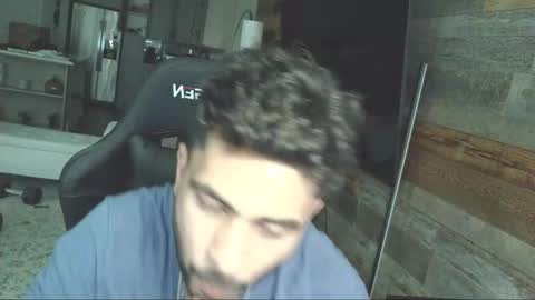 Snapshot of neilsing chatting on 01-14-26, 05:29 neil online show from 01-14-26, 05:29