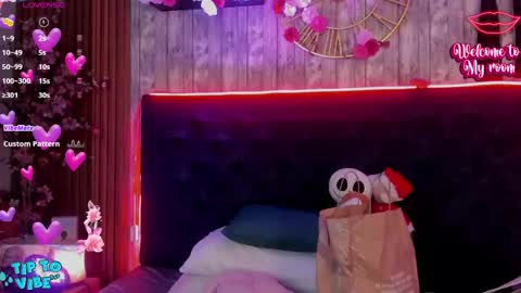 Snapshot of nekomisaki chatting on 05-16-26, 11:31 Miah online show from 05-16-26, 11:31