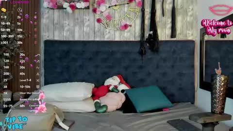 Snapshot of nekomisaki chatting on 06-08-26, 10:15 Miah online show from 06-08-26, 10:15