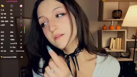 Vicky and Beatrice online show from 02-18-26, 07:21