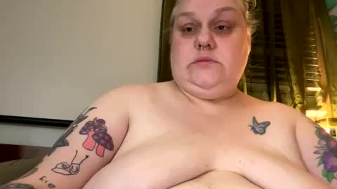 Nellie Atlas online show from 04-26-26, 06:22