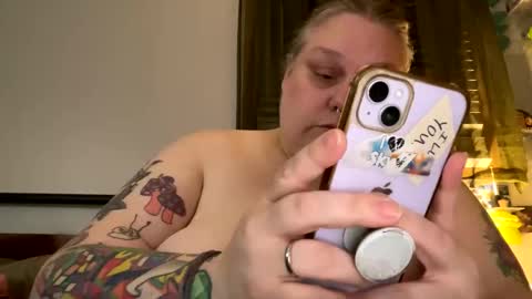 Nellie Atlas online show from 04-28-26, 01:48