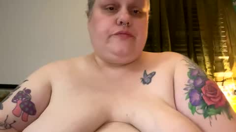 Nellie Atlas online show from 04-28-26, 02:27