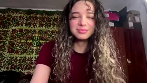 Snapshot of nelliezhu chatting on 04-05-26, 10:45 Angelihee online show from 04-05-26, 10:45