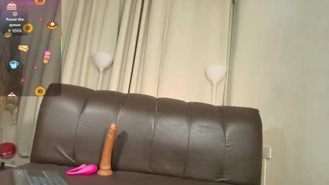 Snapshot of nelly_willd chatting on 02-27-26, 01:00 nelly online show from 02-27-26, 01:00